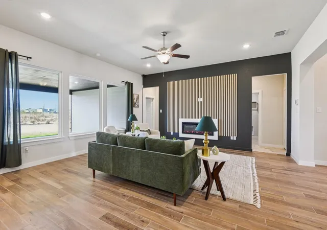 Photo 3 of Single family home for sale at 1260 Westfork Dr, Sealy, TX 77474 | MLS# 58791621 | Listing updated on 2026-09-18