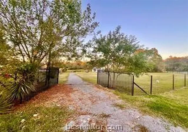 Photo 3 of Land for sale at 274 Lcr 911, Jewett, TX 75846 | MLS# 33038444 | Listing updated on 2026-08-25
