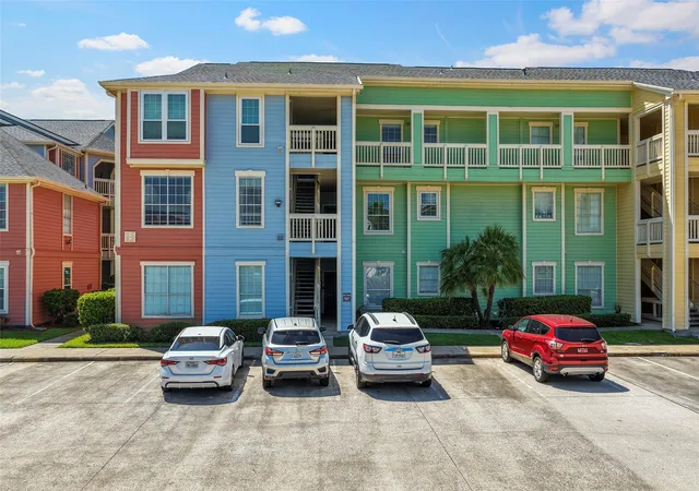 Photo 3 of Condo for sale at 7000 Seawall Blvd #422, Galveston, TX 77551 | MLS# 46418233 | Listing updated on 2026-08-20