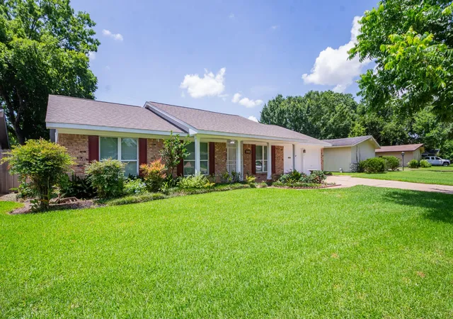 Photo 3 of Single family home for sale at 9515 Beverlyhill St, Houston, TX 77063 | MLS# 56635471 | Listing updated on 2026-09-08