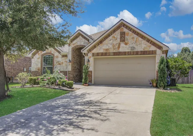 Photo 3 of Single family home for sale at 19519 Shelby Ridge Ln, Houston, TX 77073 | MLS# 97228276 | Listing updated on 2026-08-24
