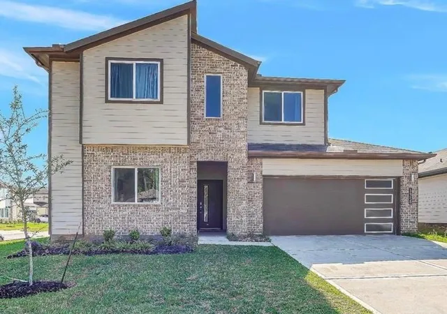 Photo 2 of Single family home for sale at 14258 Wonder Lake Ln, Conroe, TX 77384 | MLS# 44935464 | Listing updated on 2026-05-29