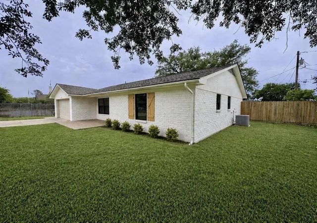 2nd image of 2402 Barak Ln, Bryan, TX 77802 | MLS# 29351203
