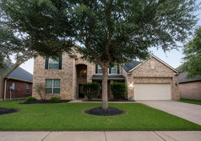 3rd image of 1752 Silver Bend Dr, Dickinson, TX 77539 | MLS# 2699336
