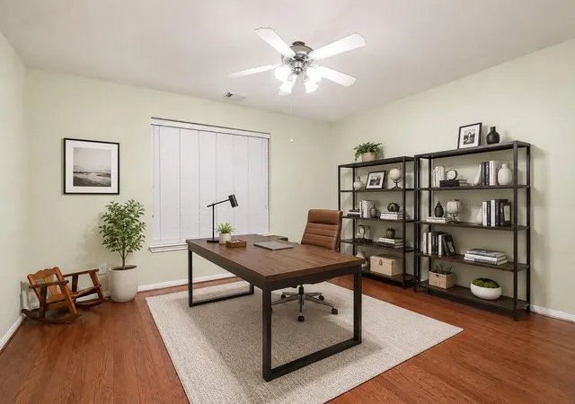 5th image of 1752 Silver Bend Dr, Dickinson, TX 77539 | MLS# 2699336