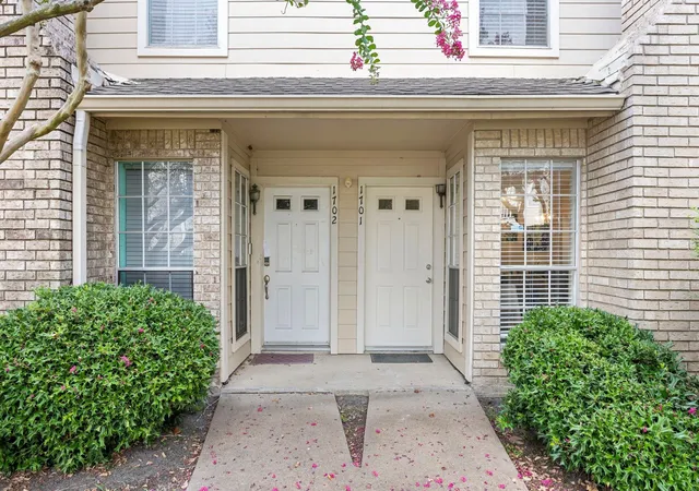Photo 2 of Townhouse for sale at 7575 Cambridge St #1701, Houston, TX 77054 | MLS# 37705098 | Listing updated on 2026-09-20