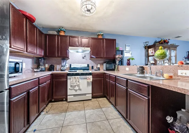 Photo 4 of Single family home for sale at 18506 Ranch View Trl, Houston, TX 77073 | MLS# 38390463 | Listing updated on 2026-07-12