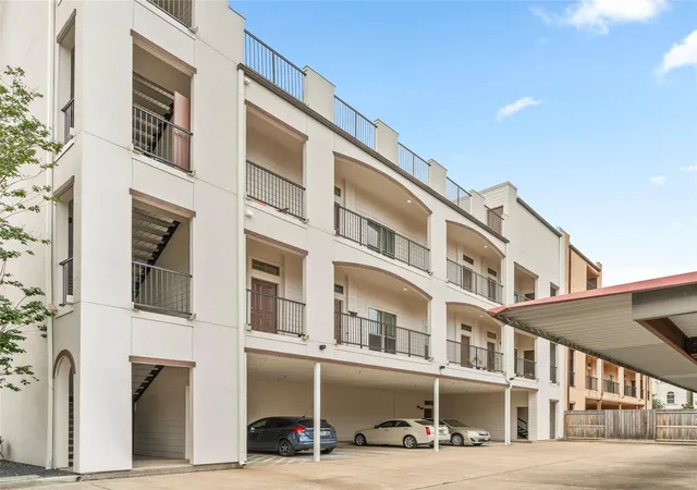 Condo for sale at 802 Jackson Hl St #201, Houston, TX 77007 | MLS# 37725049