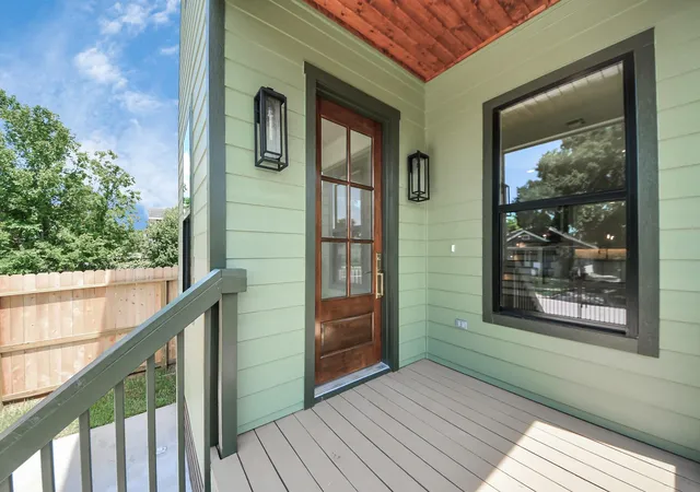 Photo 2 of Single family home for sale at 4541 Walker St, Houston, TX 77023 | MLS# 11999683 | Listing updated on 2026-09-20