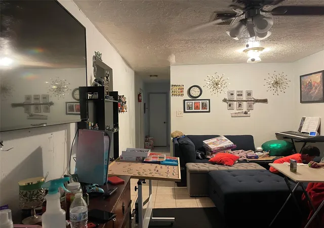 4th image of 9328 Tooley Dr, Houston, TX 77031 | MLS# 51358072