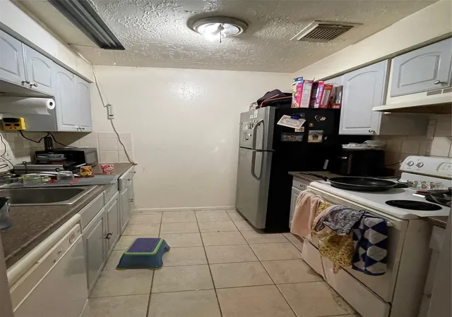 5th image of 9328 Tooley Dr, Houston, TX 77031 | MLS# 51358072