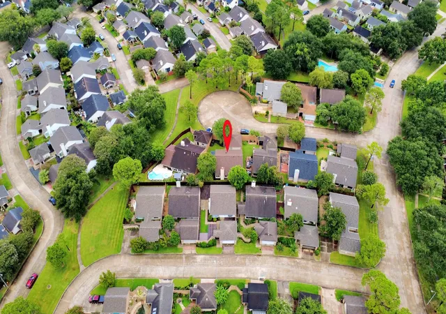 2nd image of 1615 Newcomb Wy, Houston, TX 77058 | MLS# 12573861