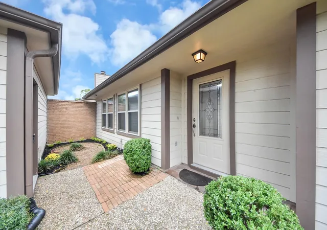 image of 1615 Newcomb Wy, Houston, TX 77058 | MLS# 12573861