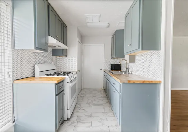 Photo 3 of Single family home for sale at 11939 Flushing Meadows Dr, Houston, TX 77089 | MLS# 55193354 | Listing updated on 2026-07-08