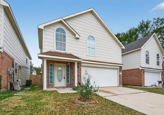 Homes for sale in Houston, TX | 11827 E Galwan Cir, Houston, TX 77070 | MLS# 49000816