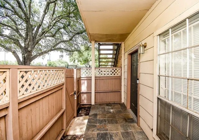 Photo 2 of Condo for sale at 2626 Holly Hall St #307, Houston, TX 77054 | MLS# 19403736 | Listing updated on 2026-09-19