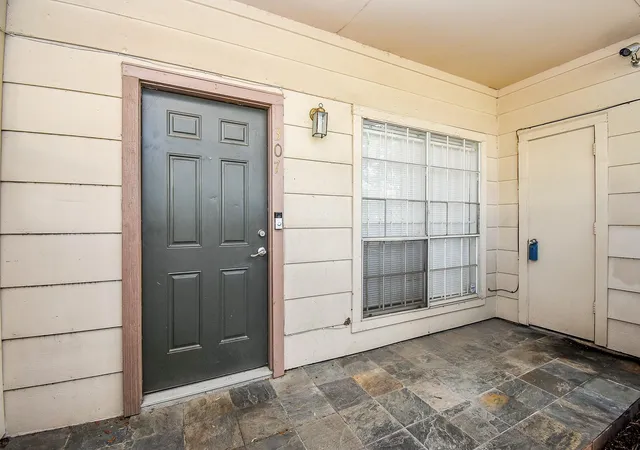 Photo 3 of Condo for sale at 2626 Holly Hall St #307, Houston, TX 77054 | MLS# 19403736 | Listing updated on 2026-09-19
