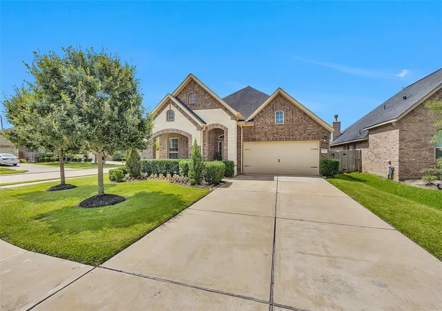 Photo 3 of Sale Pending at 19703 Lakeside Pointe Ct, Richmond, TX 77407 | MLS# 38717274 | Listing updated on 2026-09-06