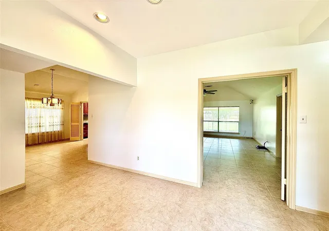 Photo 4 of Single family home for sale at 16210 Canario Dr, Houston, TX 77083 | MLS# 93834660 | Listing updated on 2026-08-30