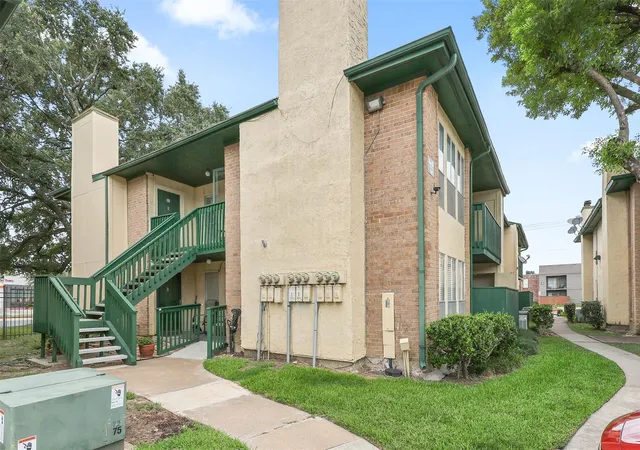 2nd image of 1516 Bay Area Blvd, Houston, TX 77058