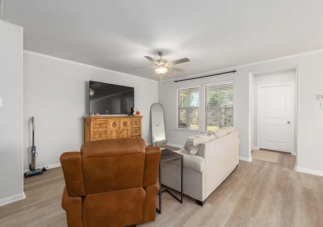4th image of 1210 Millpointe Ln, Dayton, TX 77535 | MLS# 92873265