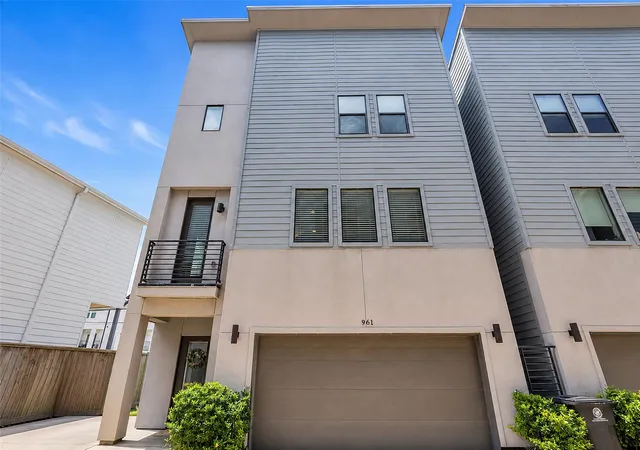 Photo 1 of Sale Pending at 961 Saint Augustine St, Houston, TX 77023 | MLS# 53068595 | Listing updated on 2026-09-07