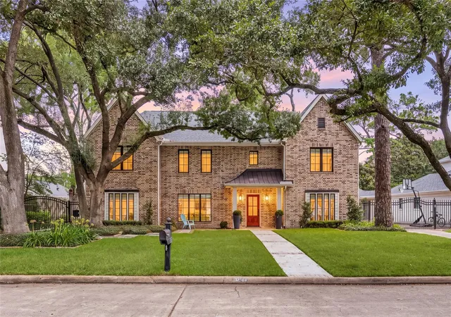 1st image of 14722 River Forest Dr, Houston, TX 77079 | MLS# 81319267