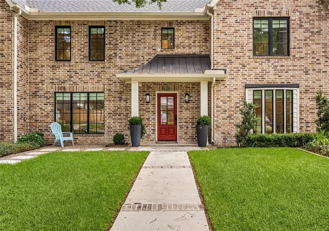 3rd image of 14722 River Forest Dr, Houston, TX 77079 | MLS# 81319267
