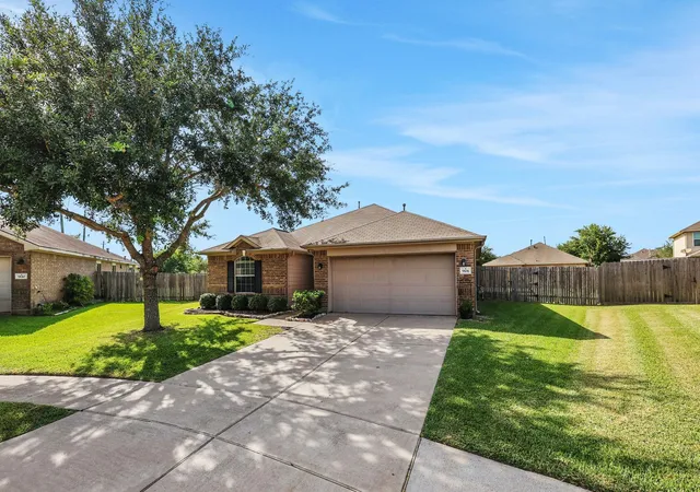 3rd image of 9106 Sunrise Ct, Hitchcock, TX 77563 | MLS# 26167878