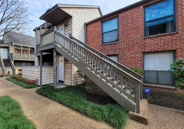 2nd image of 2829 Timmons Ln #188, Houston, TX 77027 | MLS# 70798066