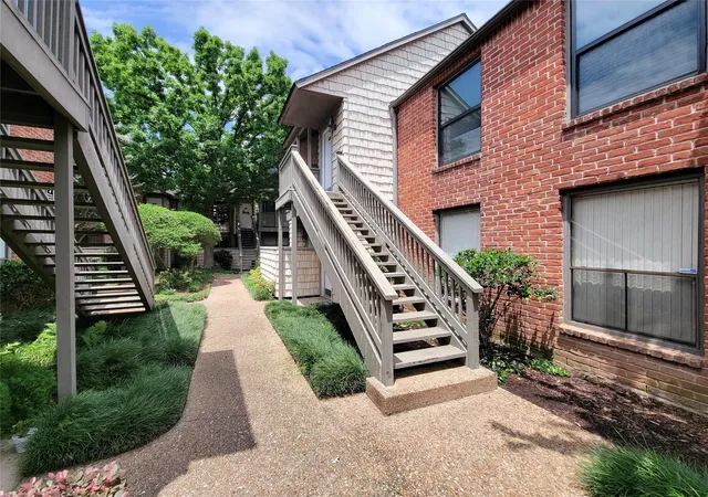 3rd image of 2829 Timmons Ln #188, Houston, TX 77027 | MLS# 70798066