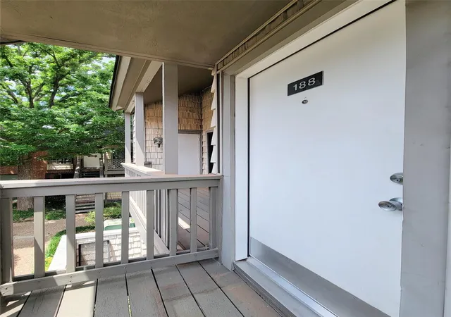 4th image of 2829 Timmons Ln #188, Houston, TX 77027 | MLS# 70798066