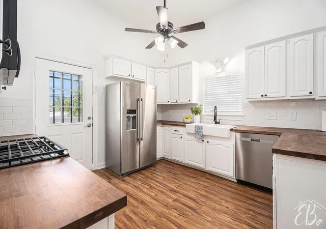 3rd image of 3515 Winnie St, Galveston, TX 77550 | MLS# 32079122