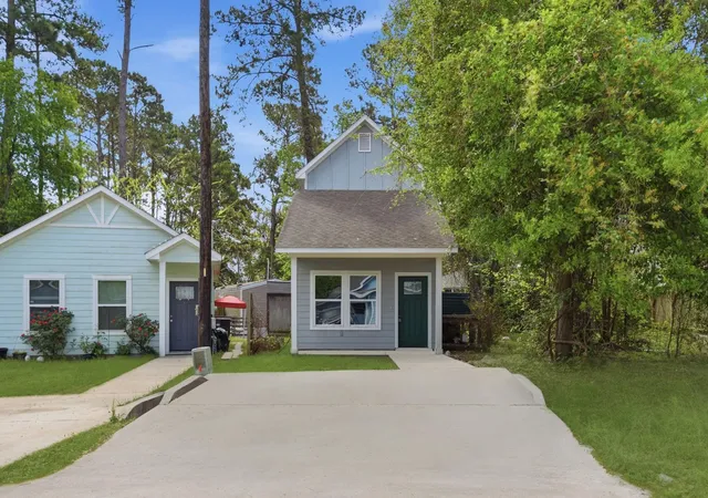 Photo 3 of Single family home for sale at 16831 Balmoral, Montgomery, TX 77316 | MLS# 44661796 | Listing updated on 2026-09-15