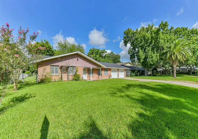 2nd image of 1904 Amy Dr, Baytown, TX 77520 | MLS# 77944607