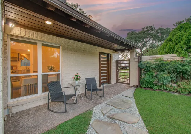 3rd image of 14603 Carolcrest Dr, Houston, TX 77079 | MLS# 10460259