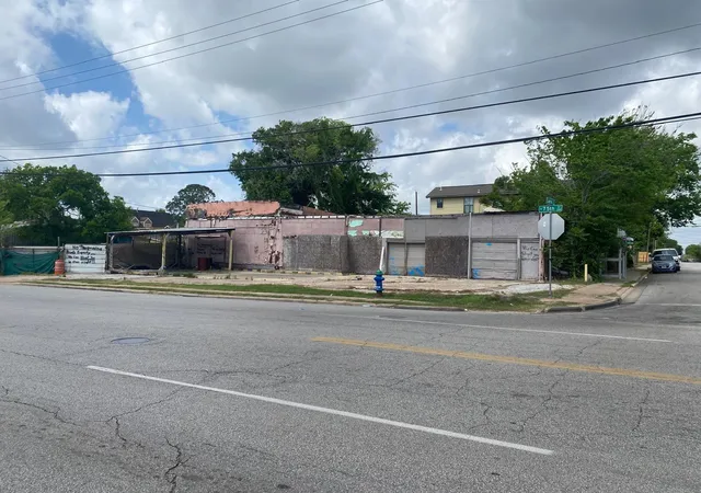 3rd image of 204 S 75Th St, Houston, TX 77011 | MLS# 4263612