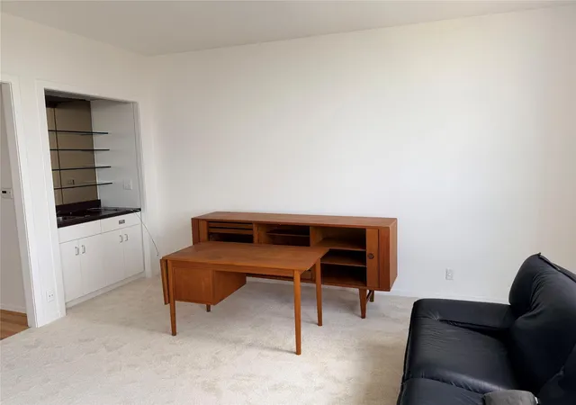 Photo 3 of Sale Pending at 5110 San Felipe St #86W, Houston, TX 77056 | MLS# 52396411 | Listing updated on 2026-09-28