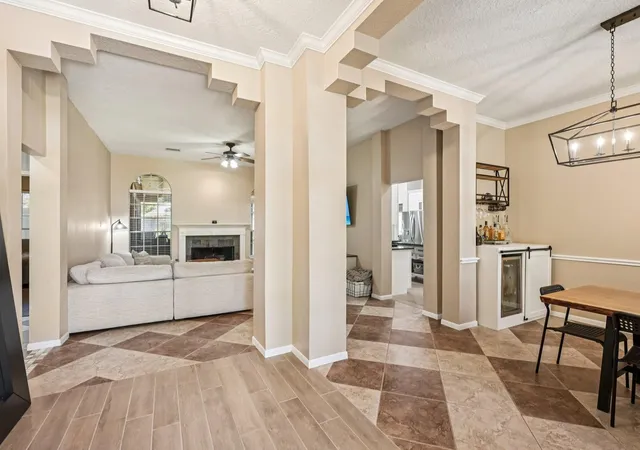 5th image of 124 Crimson Bay Dr, League City, TX 77573 | MLS# 81643862