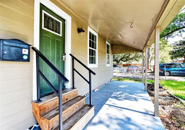 Photo 2 of Single family home for sale at 504 Green St, Baytown, TX 77520 | MLS# 58782241 | Listing updated on 2026-07-26