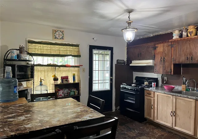4th image of 2836 Cochran St, Houston, TX 77009 | MLS# 20597050