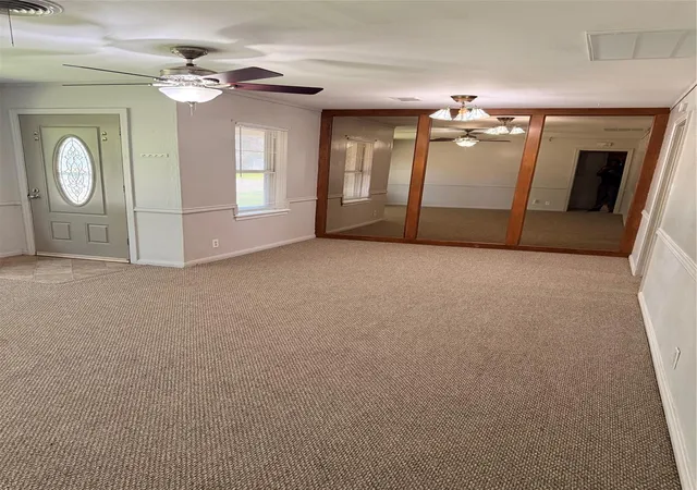 Photo 3 of Single family home for sale at 305 Wisteria St, Lake Jackson, TX 77566 | MLS# 26471433 | Listing updated on 2026-10-08