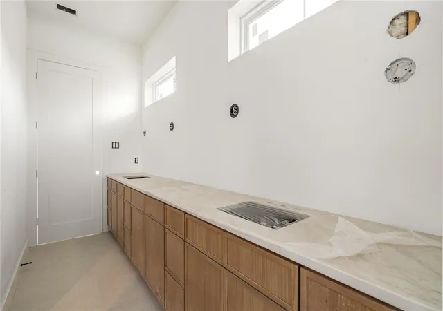 13th image of 2011 Singleton St, Houston, TX 77008 | MLS# 5383346
