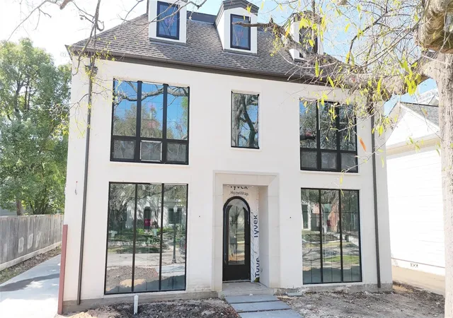 Photo 3 of Mansion for sale at 2217 Pelham Dr, Houston, TX 77019 | MLS# 3869602 | Listing updated on 2026-08-27