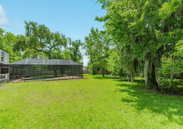42nd image of 121 Catalpa St, Lake Jackson, TX 77566 | MLS# 63619326