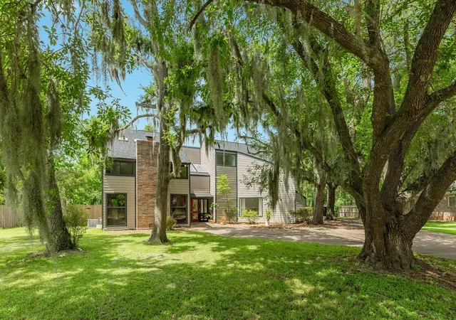 4th image of 121 Catalpa St, Lake Jackson, TX 77566 | MLS# 63619326