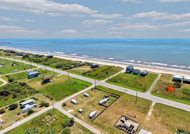 4th image of Lot 11 Lazy Lane, Gilchrist, TX 77617 | MLS# 92029521