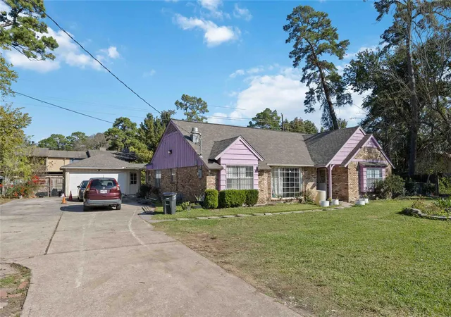 Photo 2 of Single family home for sale at 17626 Wild Oak Dr, Houston, TX 77090 | MLS# 51271870 | Listing updated on 2026-04-21