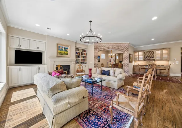 4th image of 812 Remington Glade Dr Dr, Houston, TX 77042 | MLS# 13685223