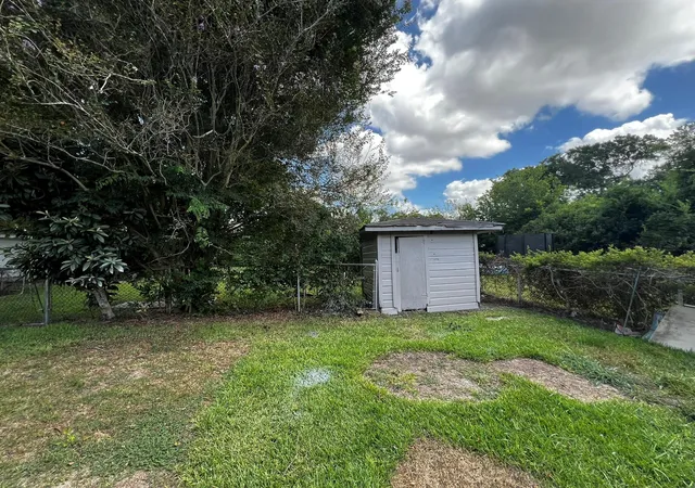17th image of 2840 Hebert Street, Beaumont, TX 77705 | MLS# 77171715